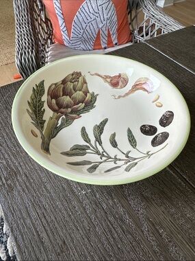 William Sonoma made in Portugal artichoke serving bowl 9.5D